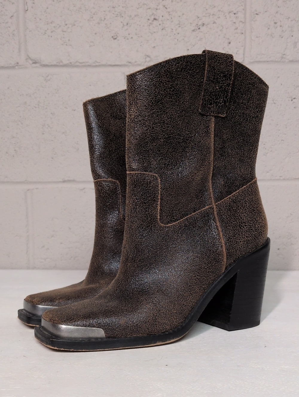 Women's Dolce Vita Brown Distressed Leather Western Block Heel Bootie Size 7.5